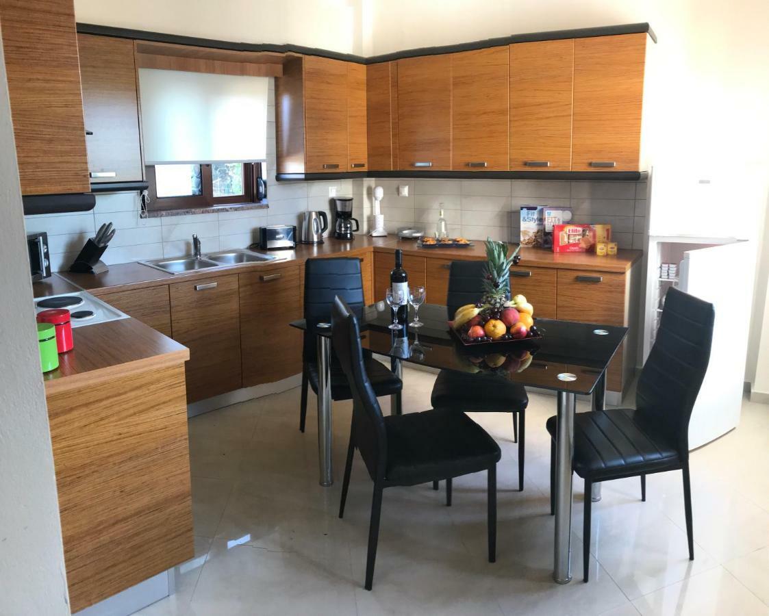 M&M Villa Kathiana Luaran gambar